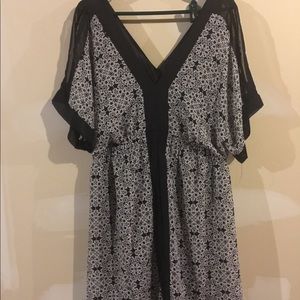 EUC ladies XL open shoulder dress